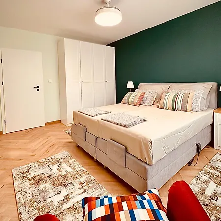 Central Apartment * 丘斯滕迪尔
